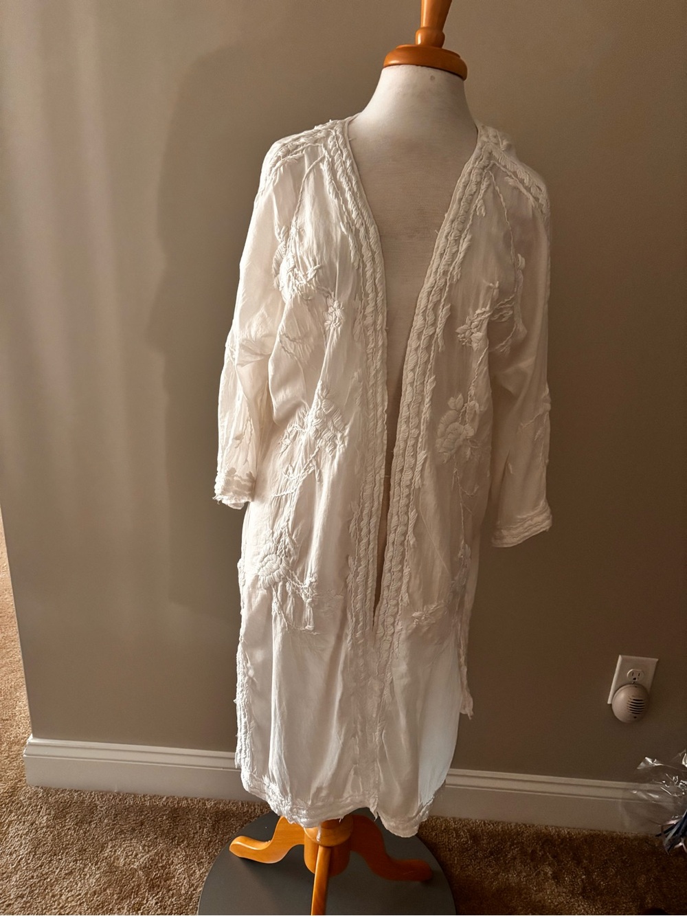 White Embroidered Lightweight Cotton duster - Picture 4 of 4